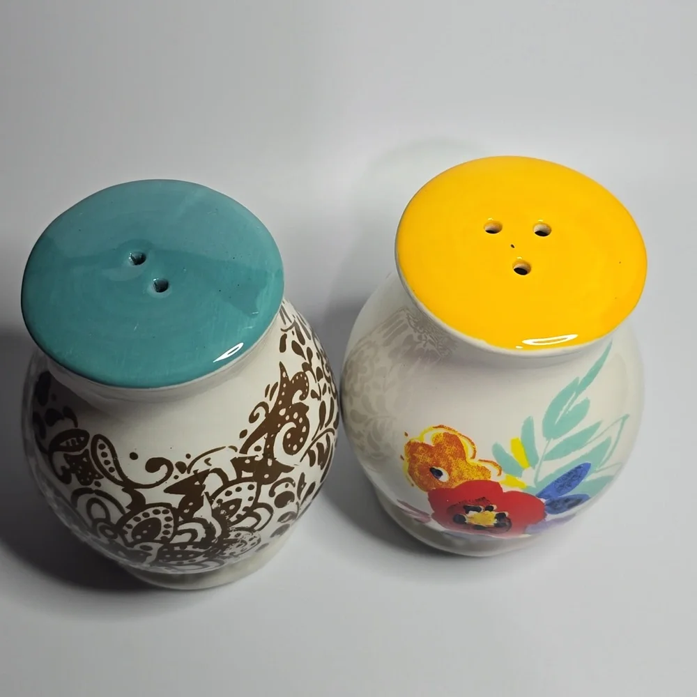 The Pioneer Woman Salt And Pepper Shakers